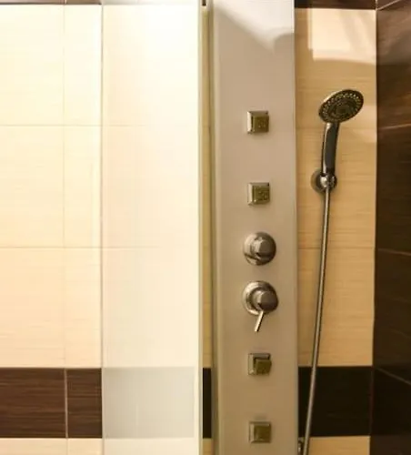 Apartment On Top Of The World *