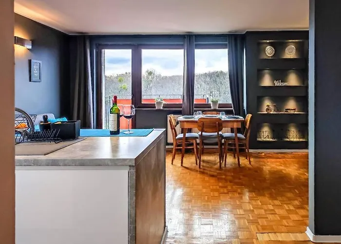 Apartment On Top Of The World *