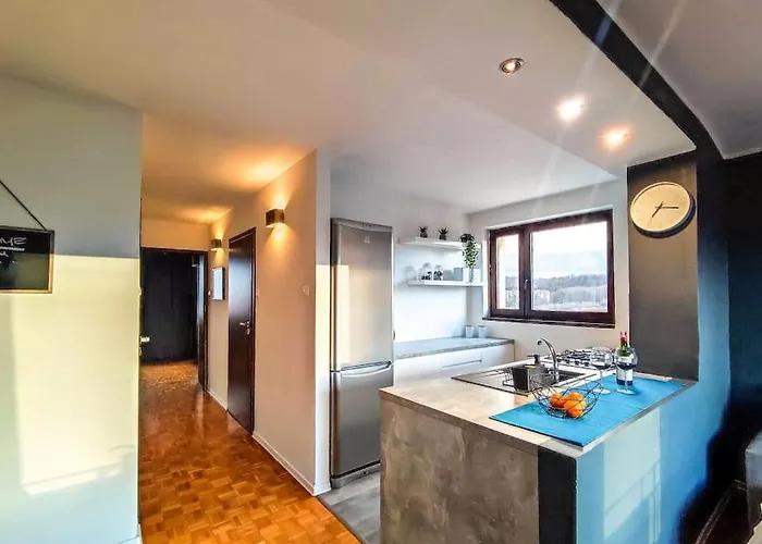 Apartment On Top Of The World *