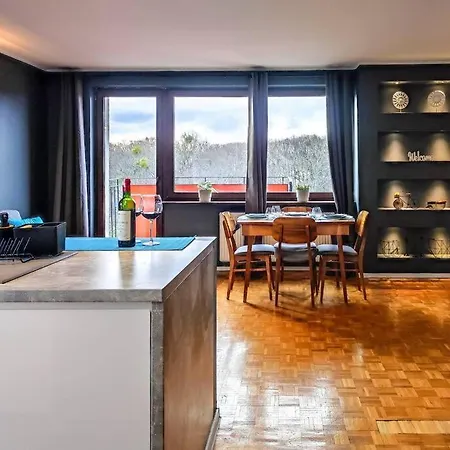Apartment On Top Of The World *